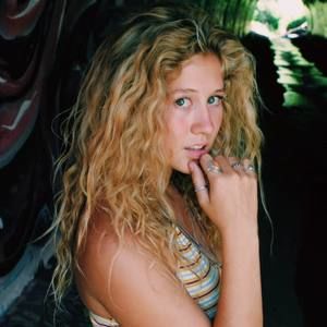 Meet your Posher, Stefanie