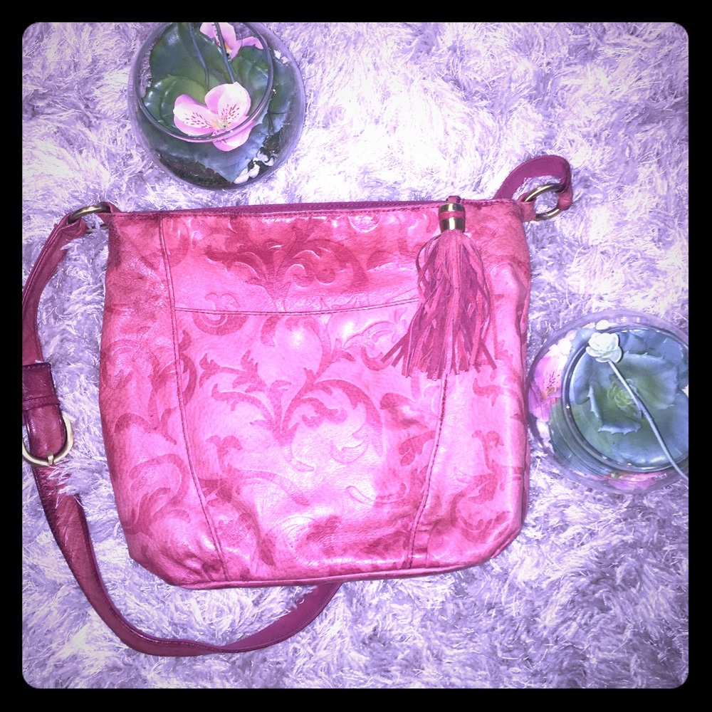 Beautiful burgundy genuine leather purse!!! ❤️❤️❤️
