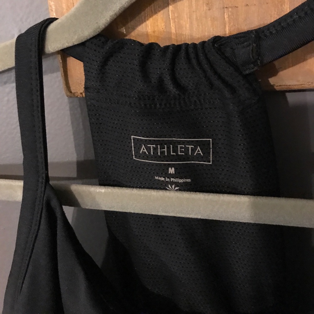 Athleta size medium cycling tank - Picture 2 of 4