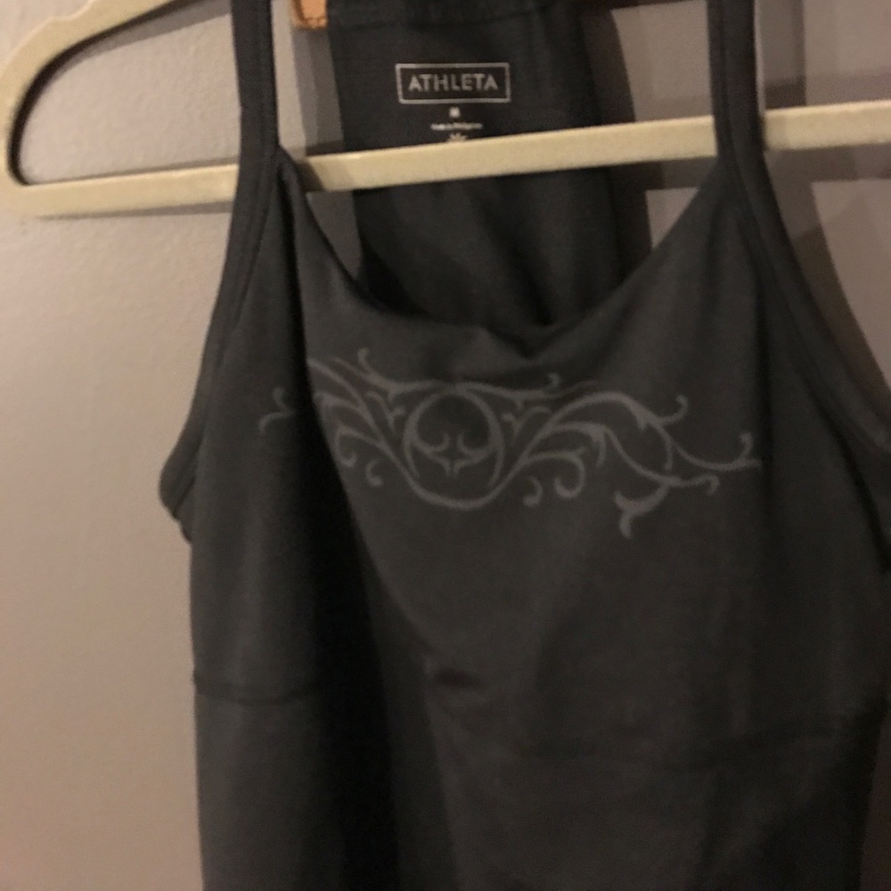 Athleta size medium cycling tank - Picture 3 of 4