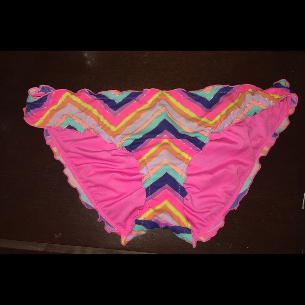 VS ruffled cheeky swim bottoms