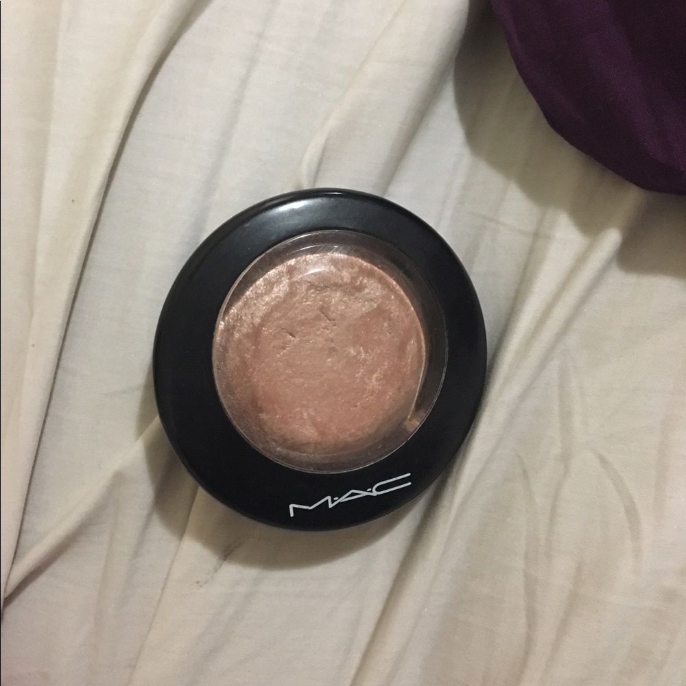 Mac mineralize skinfinish soft and gentle