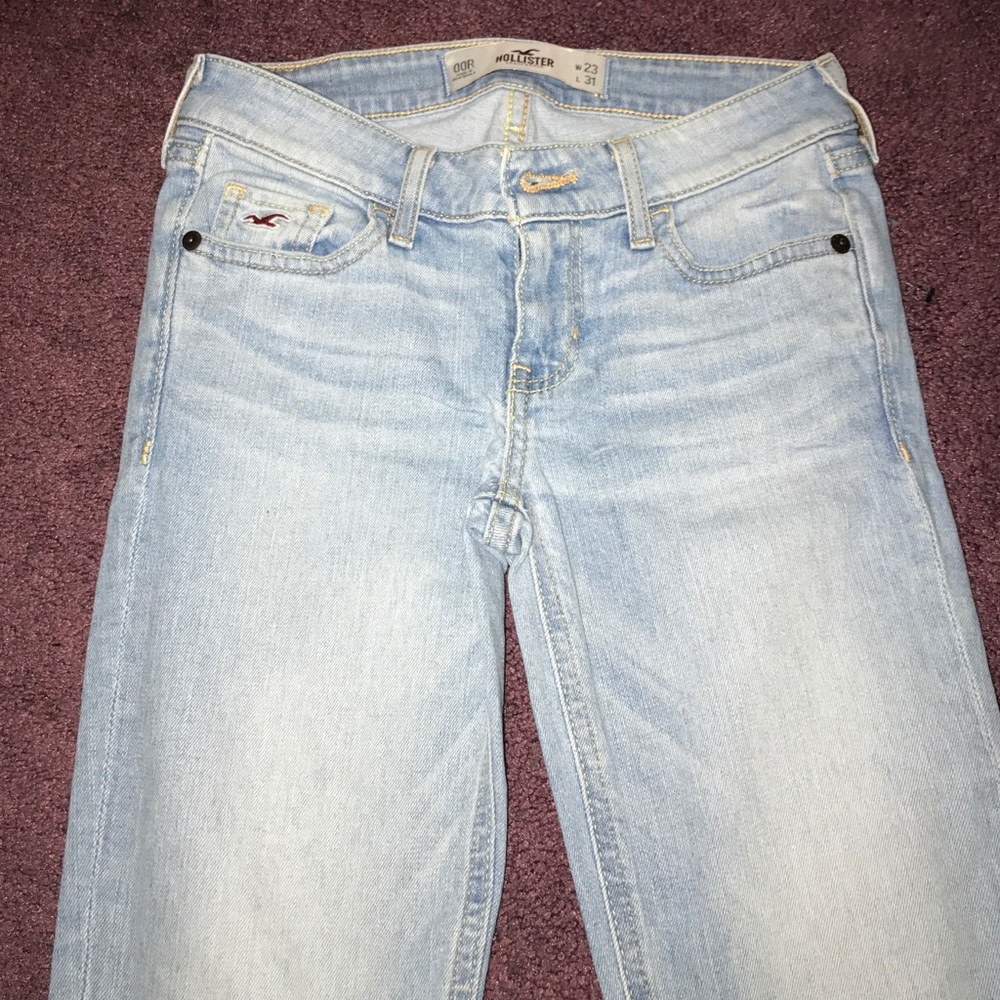 hollister light wash jeans