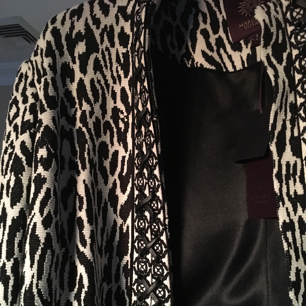 Brand new short jacket with leather trimming. - Picture 7 of 8
