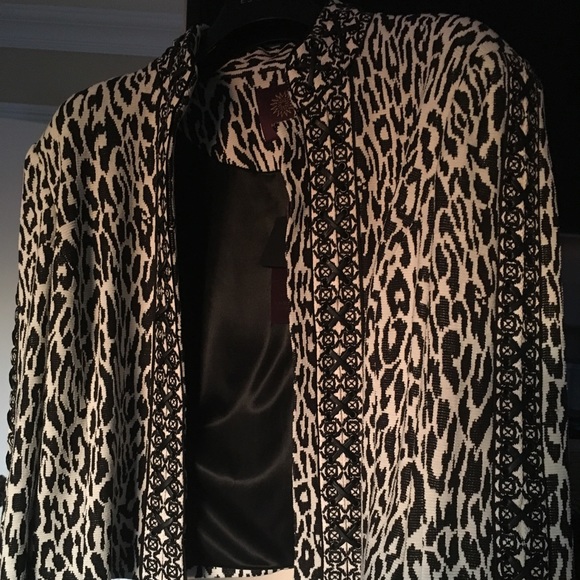 Brand new short jacket with leather trimming. - Picture 6 of 8