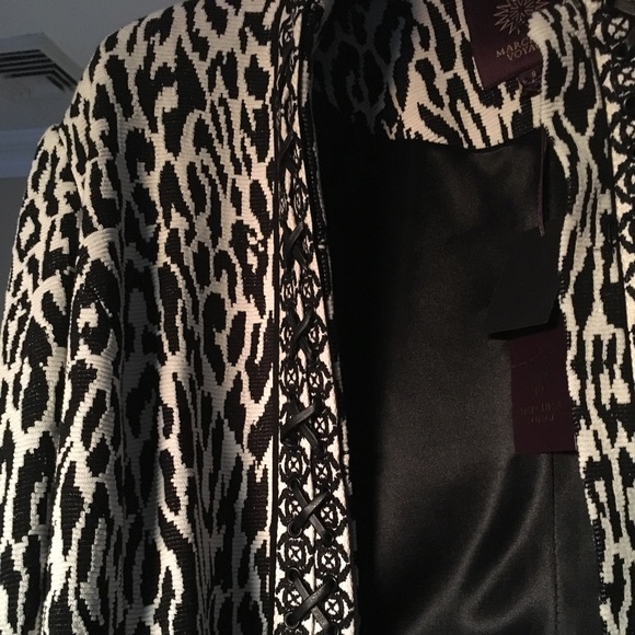 Brand new short jacket with leather trimming. - Picture 7 of 8