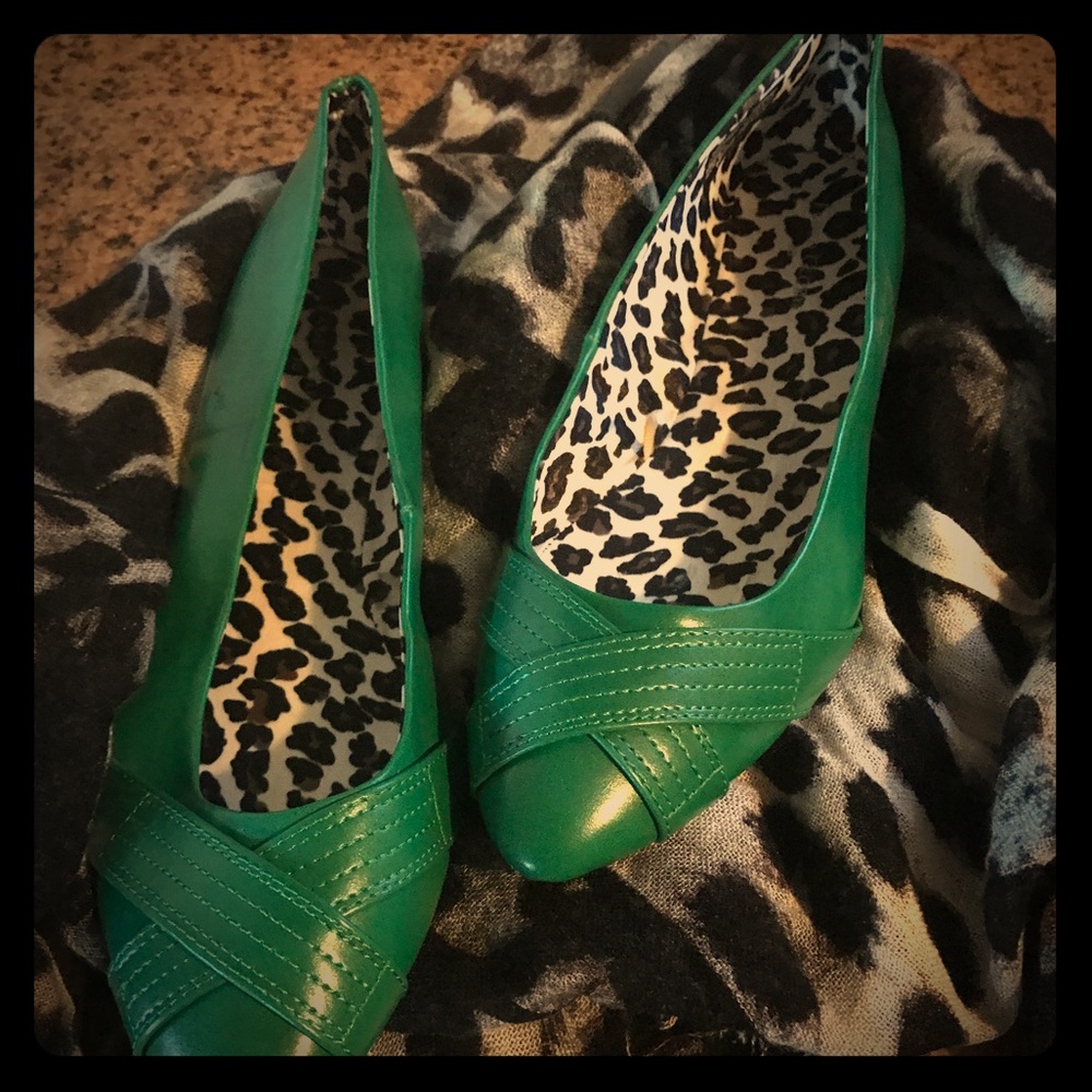 NWOT Green Apple Flats