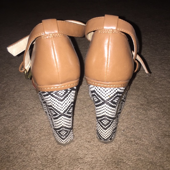 ALDO wedges - Picture 3 of 4