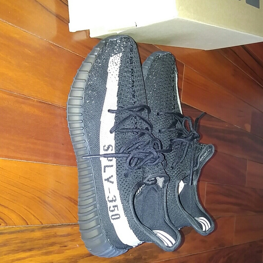 Yeezy Boost 350 V2