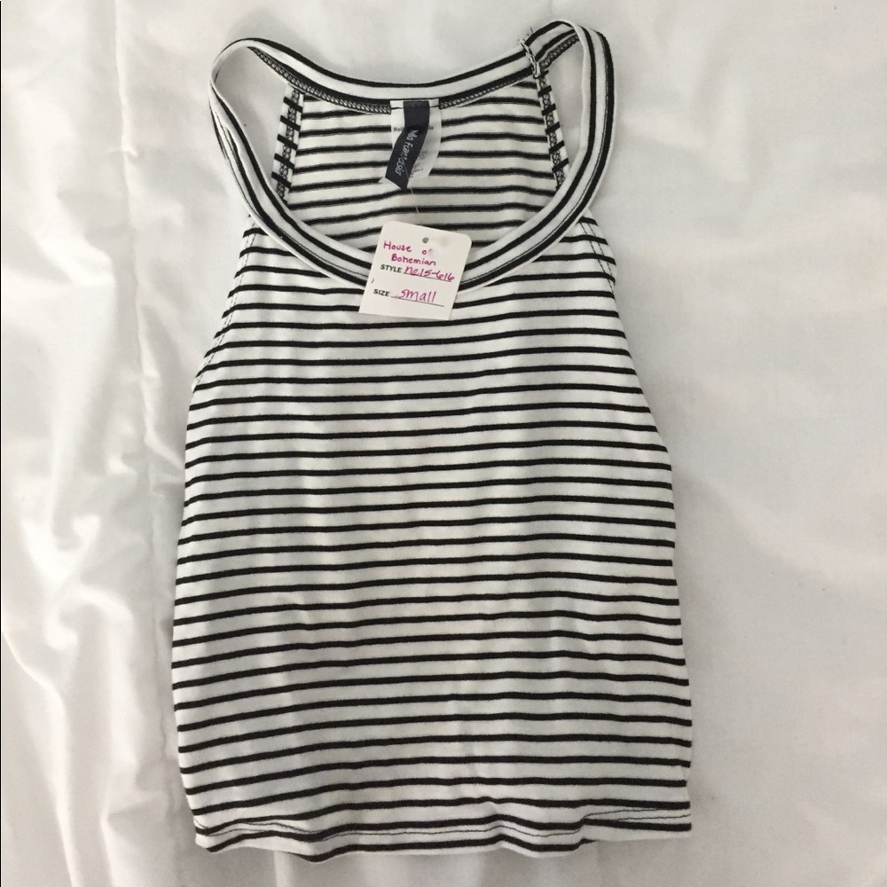 CUTE STRIPED CROP TOP!