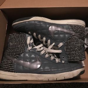 Mid Nike Blazer Flint grey/metallic silver.