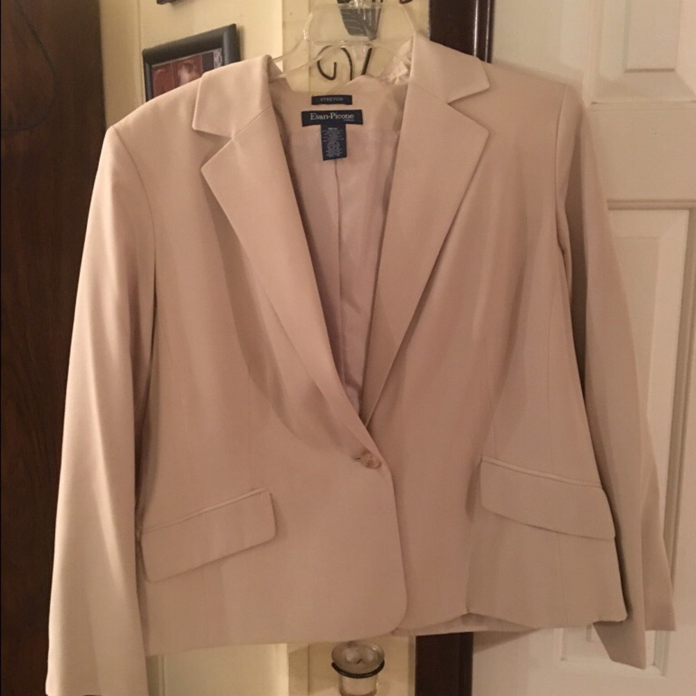 Evan Picone skirt suit