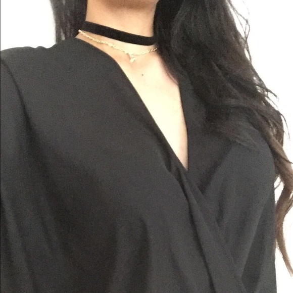 🎉CLEARANCE Plunge Back+Vneck front Top🎉 - Picture 3 of 5