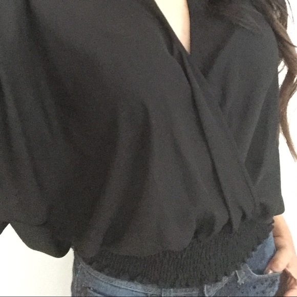 🎉CLEARANCE Plunge Back+Vneck front Top🎉 - Picture 4 of 5