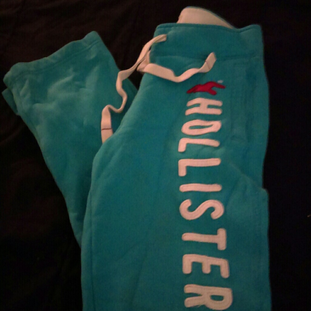 Hollister sweats