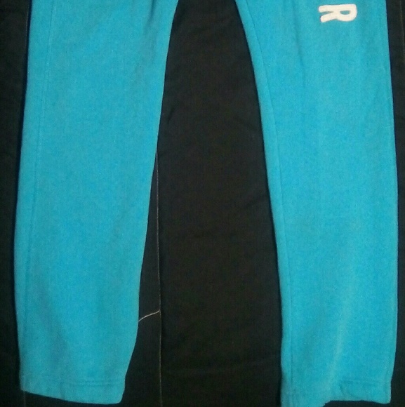 Hollister sweats - Picture 3 of 5