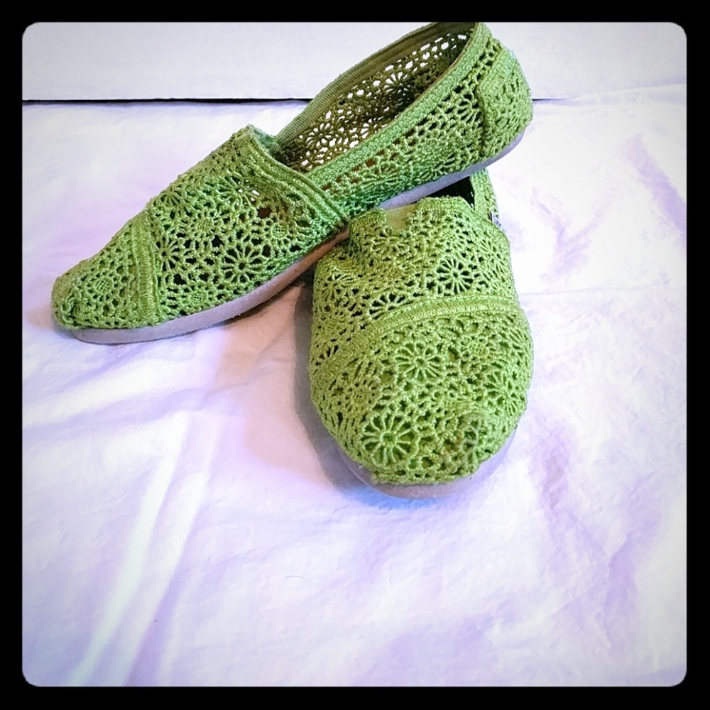 Lime green lace toms size 9
