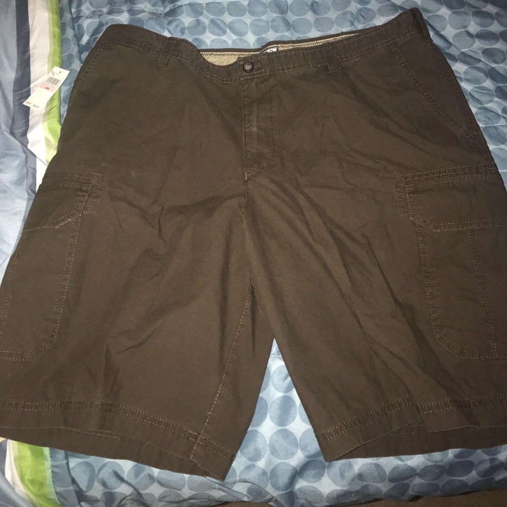 Izod Brown Shorts Waist 40 NEW