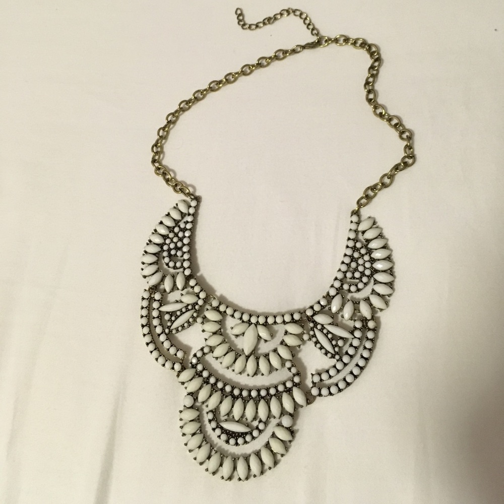 White fashion necklace