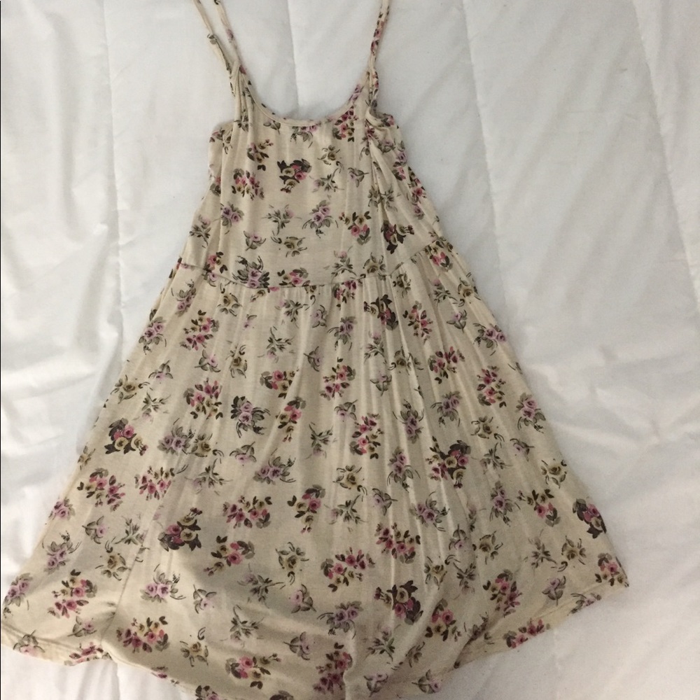 BRANDY MELVILLE FLORAL DRESS!