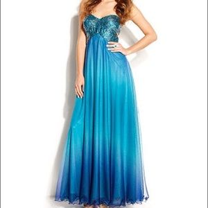 Fun junior prom dress !