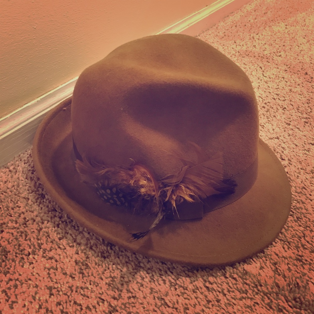 Chick Feather hat