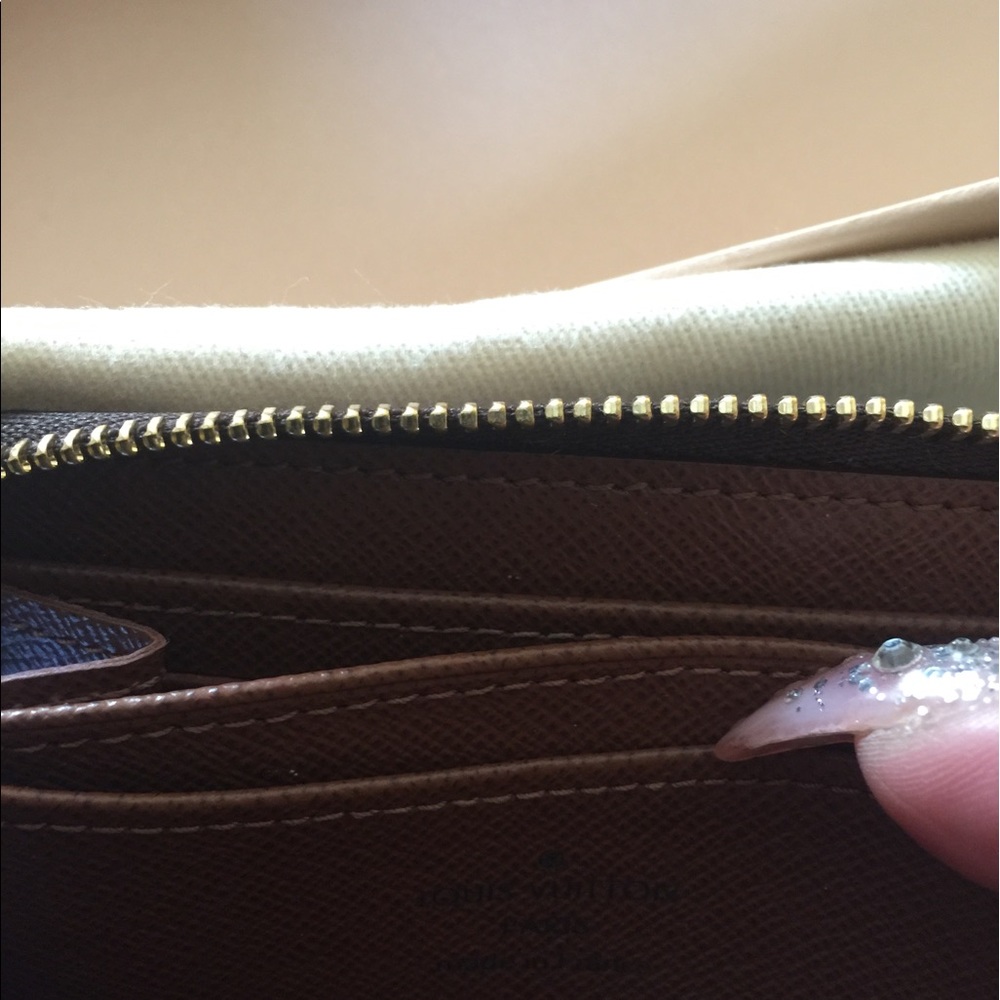 LV zip around wallet
