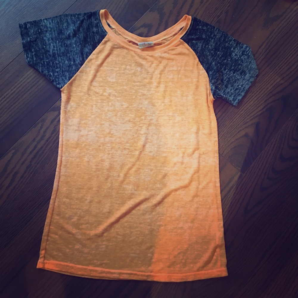 BKE Lounge Tshirt size L