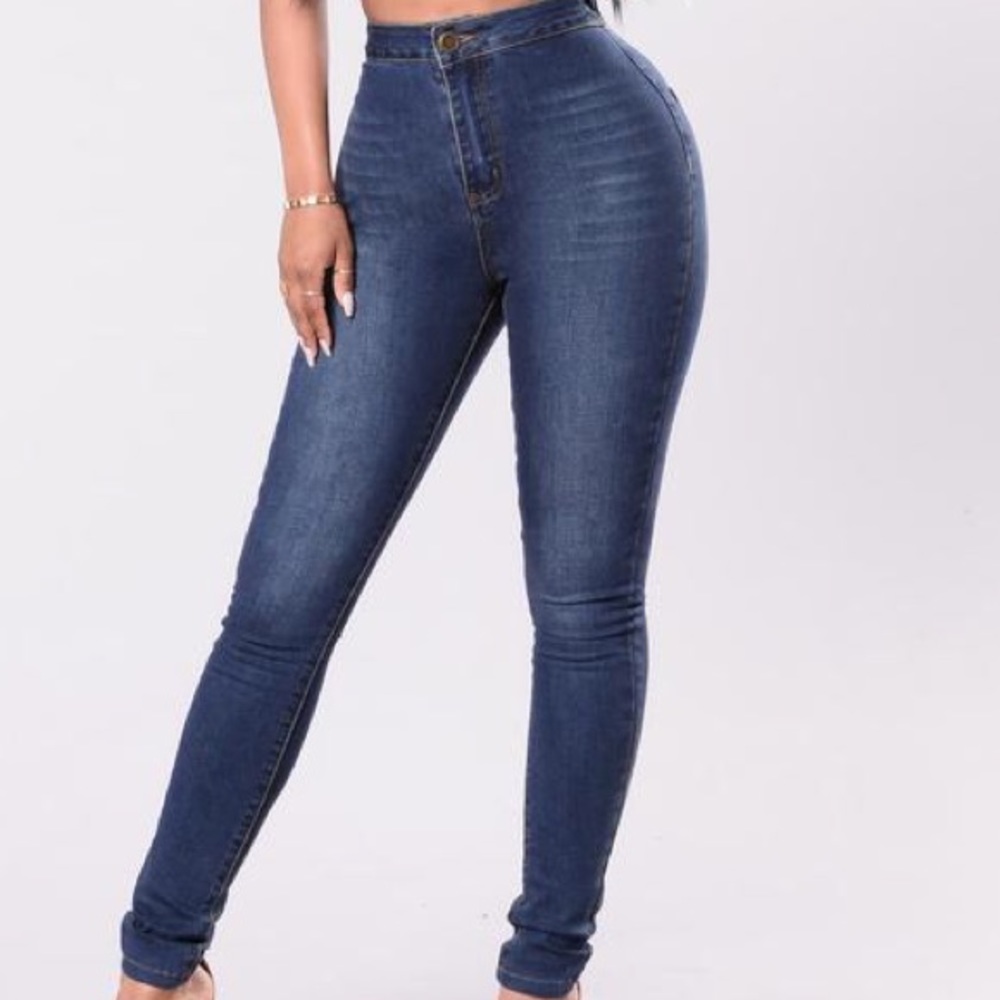 FASHION NOVA HIGH WAIST JEANS