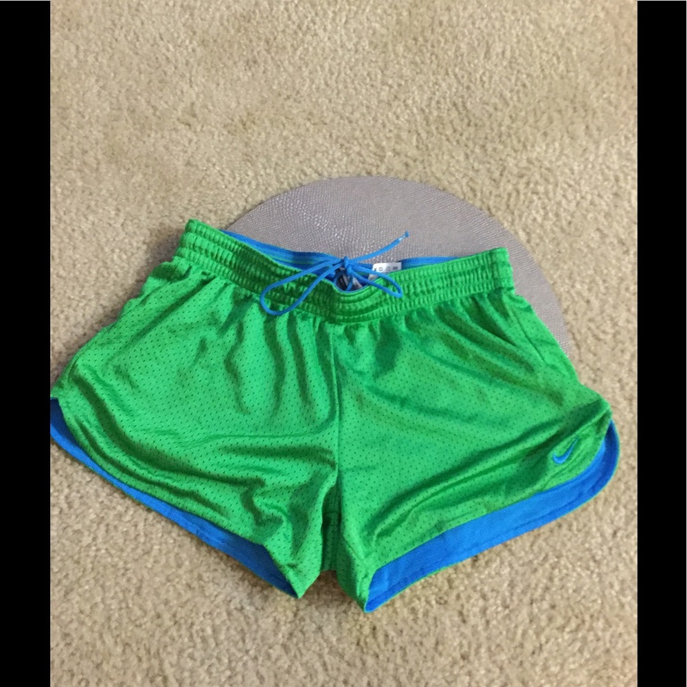Nike Mesh Shorts Size Small