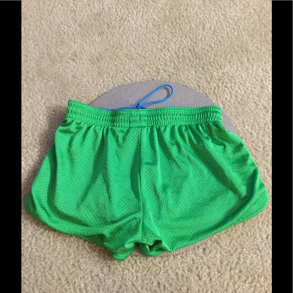 Nike Mesh Shorts Size Small - Picture 2 of 2