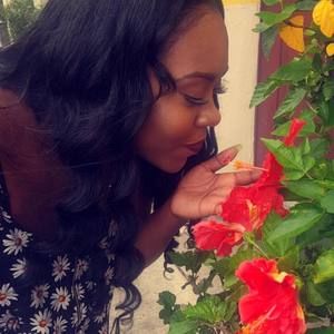 Meet your Posher, Marshala