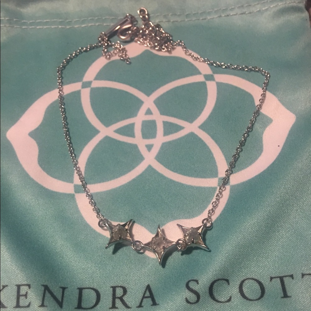 RARE! FFT MAKE OFFER! Kendra Scott necklace ☺😍