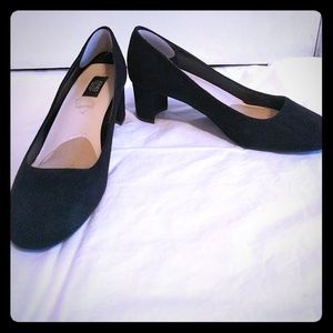 Black velvet chunky heels