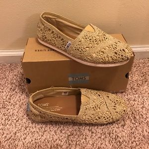 TOMS Classic gold chochet metallic
