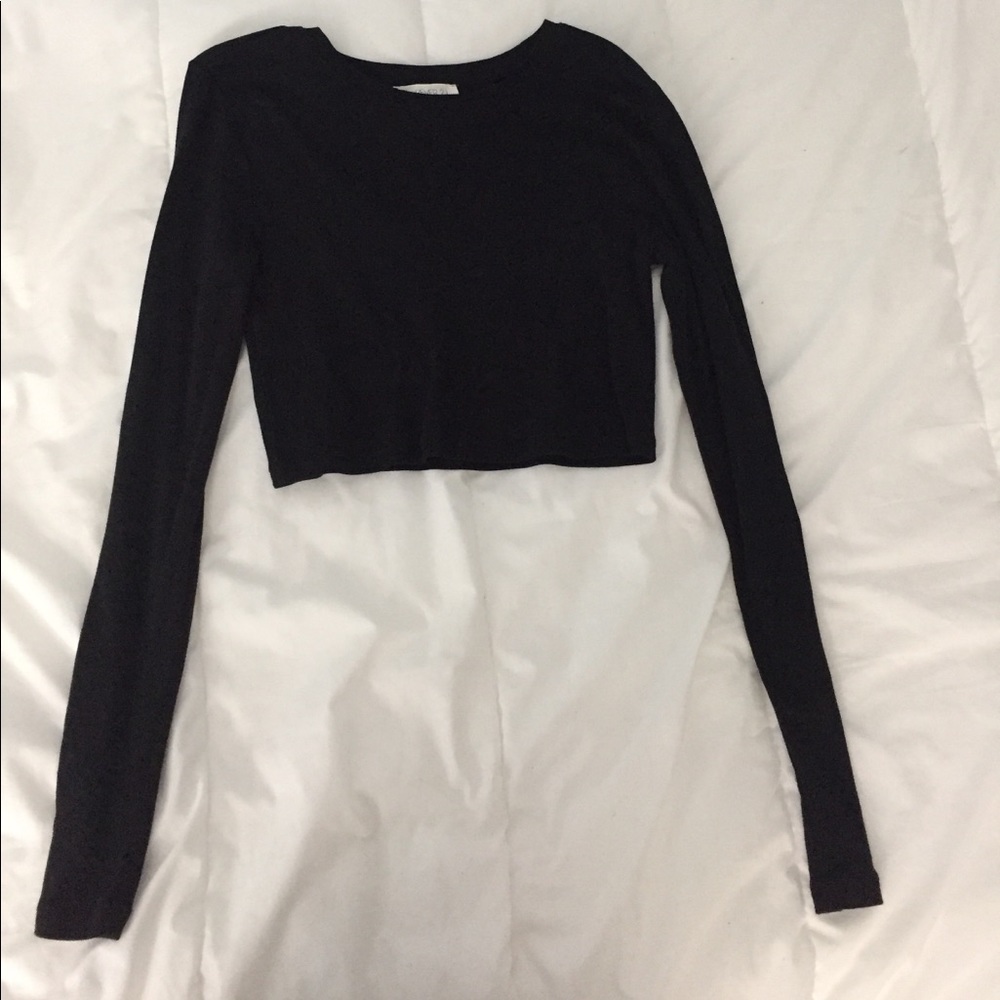 FOREVER 21 BLACK CROP TOP!