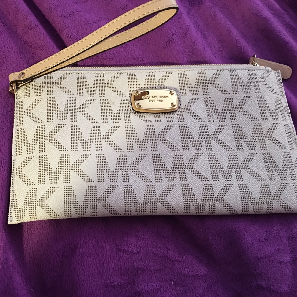 MK wristlet