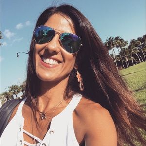 Meet your Posher, Daniela