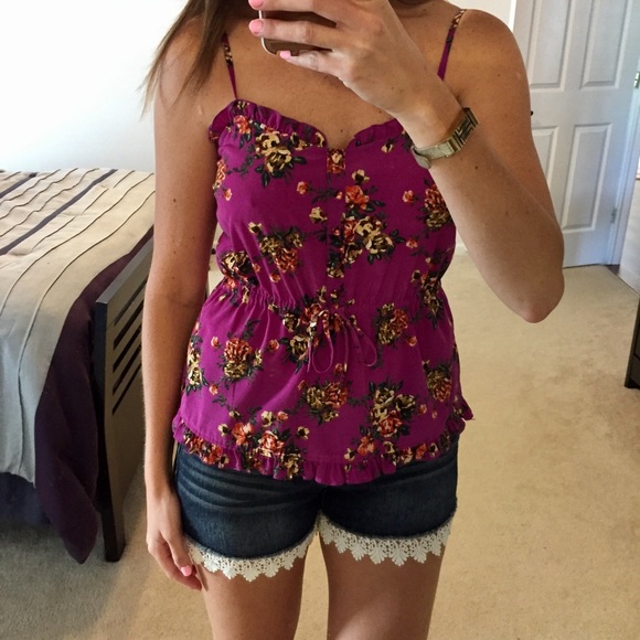❌ SOLD ❌ Pretty floral cinched-waist tank top - Picture 2 of 5