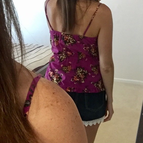 ❌ SOLD ❌ Pretty floral cinched-waist tank top - Picture 3 of 5
