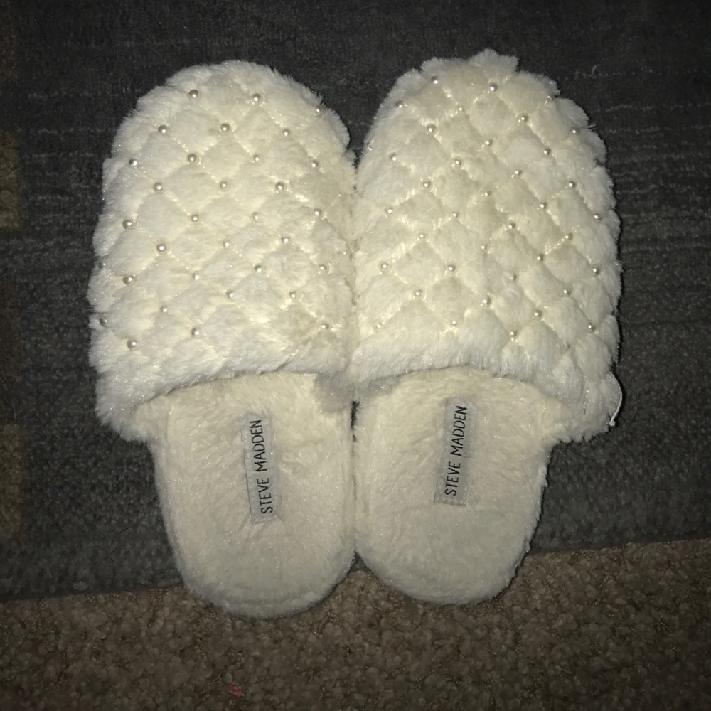 White Pearl Steve Madden Slippers