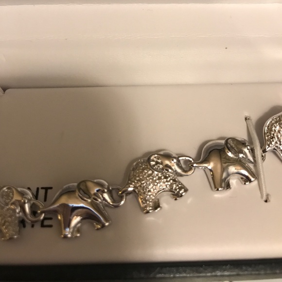 Diamond Accent Elephant link bracelet - Picture 2 of 2