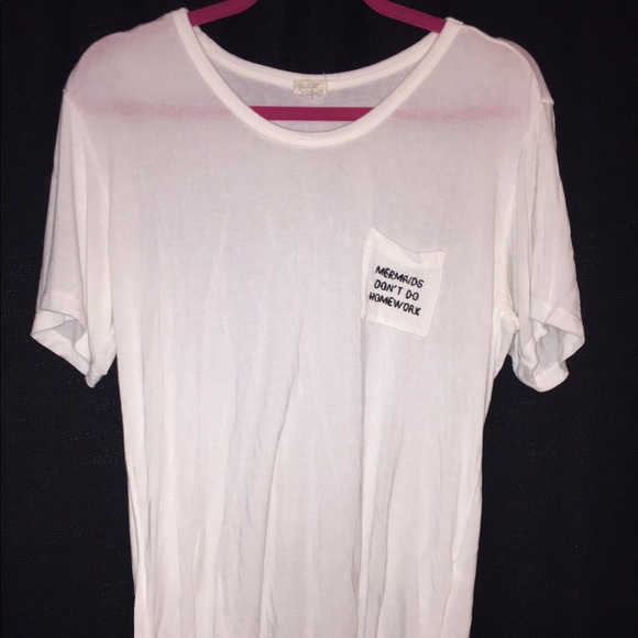 White tee shirt with pocket - Picture 1 of 3
