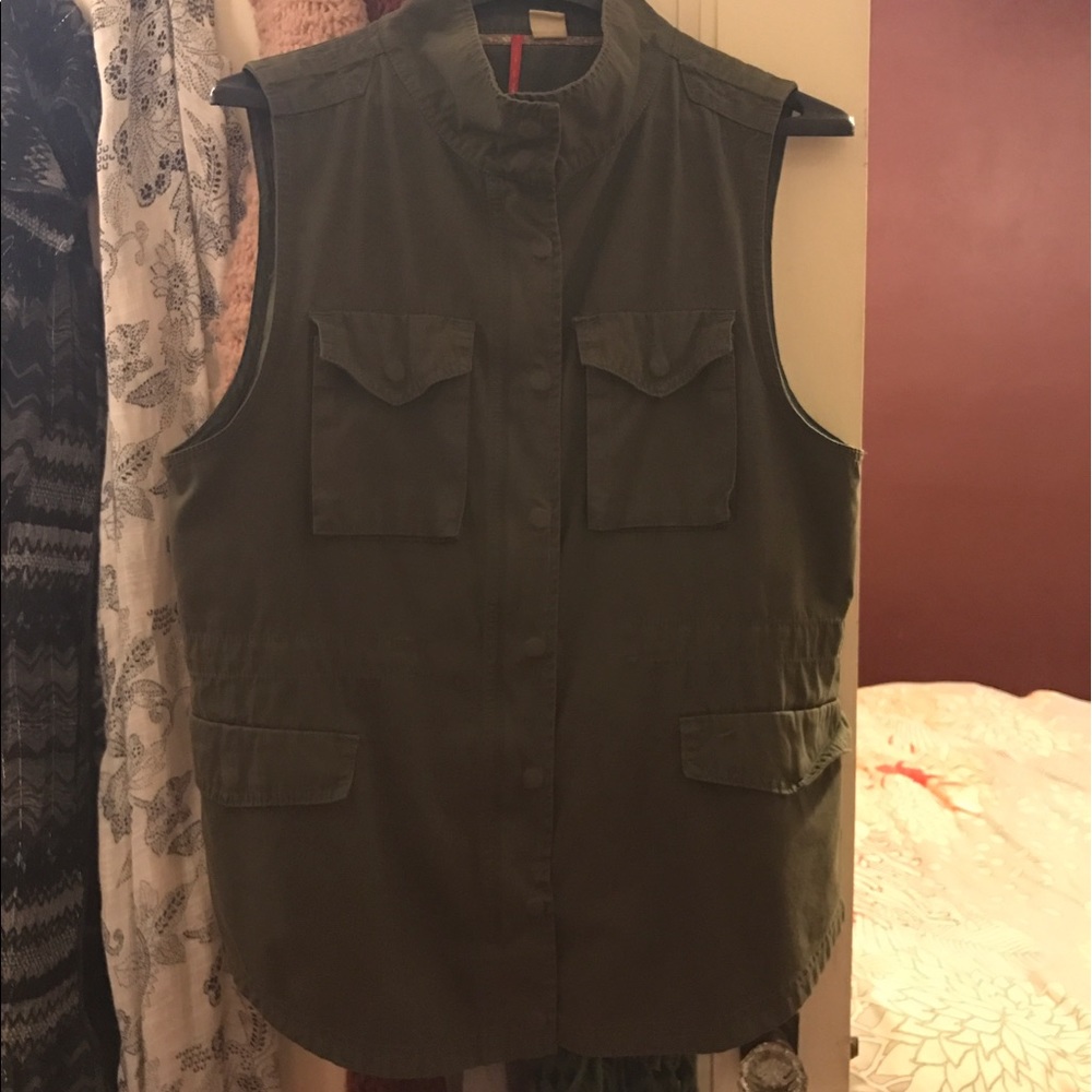 Army green vest from Evereve - Picture 2 of 3