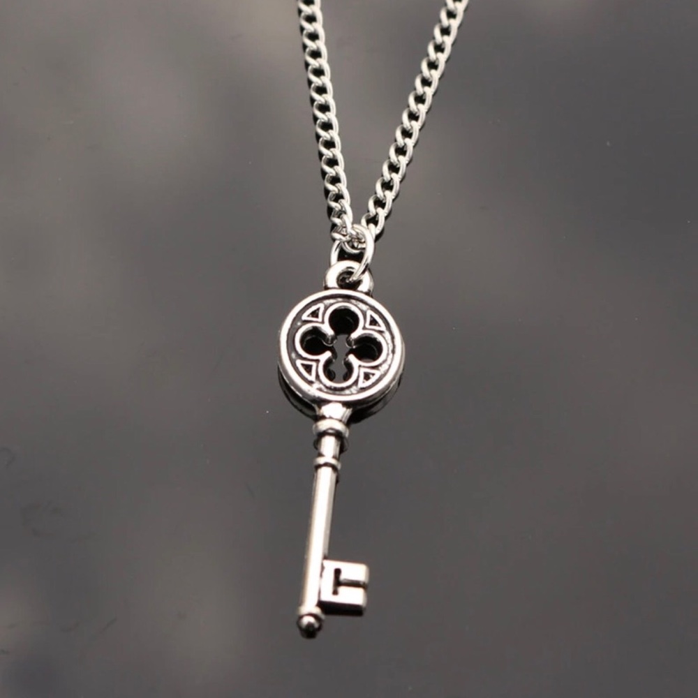 SILVER PLATED KEY NECKLACE