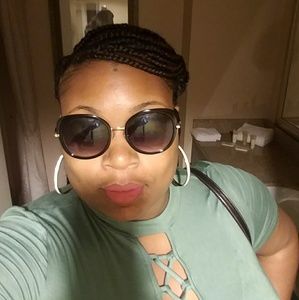 Meet your Posher, Jasmine