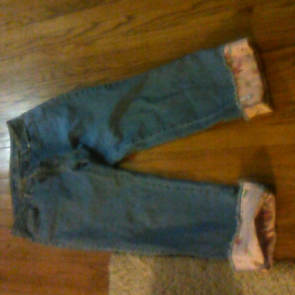 Barely used 3 sisters? cropped jeans