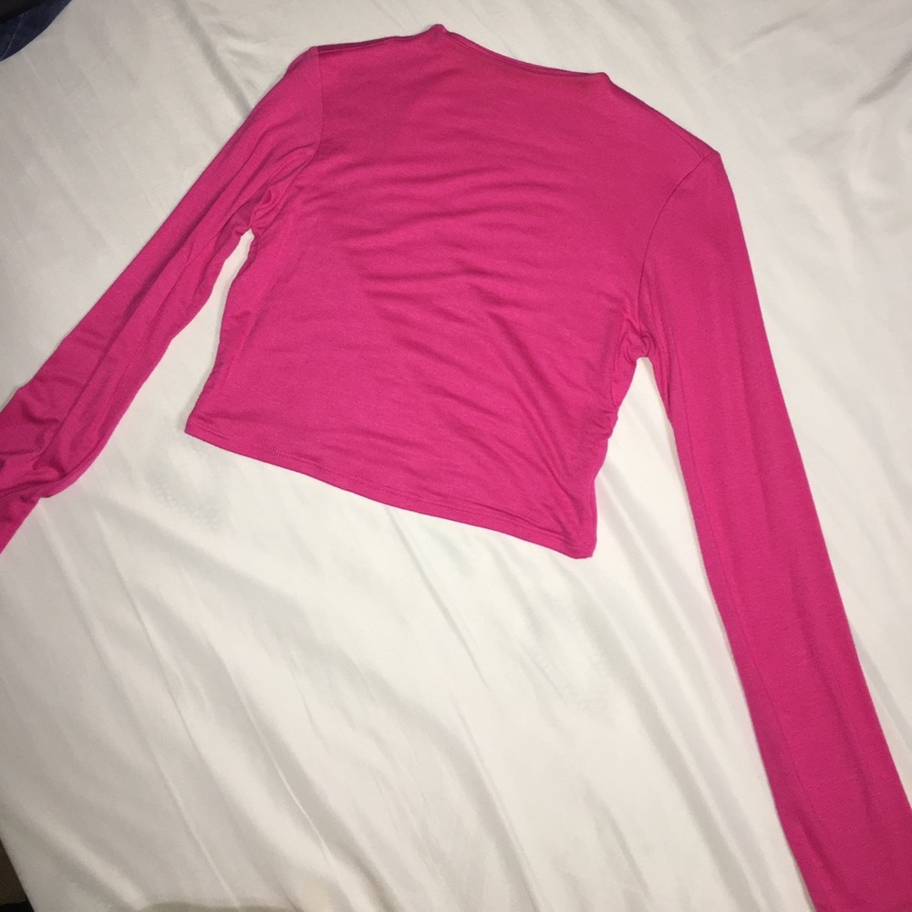Neck crop top