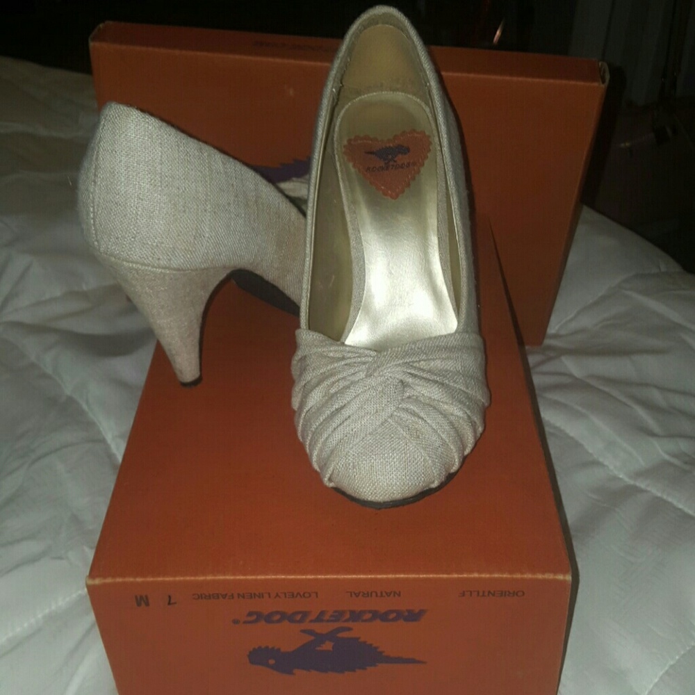 Rocket Dog Canvas knotted heels