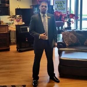 Meet your Posher, Luis